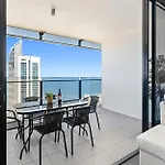 Spectacular Family Kids Stay Free 3 Bedroom Ocean Spa Apartments At Circle On Cavill - Q Stay