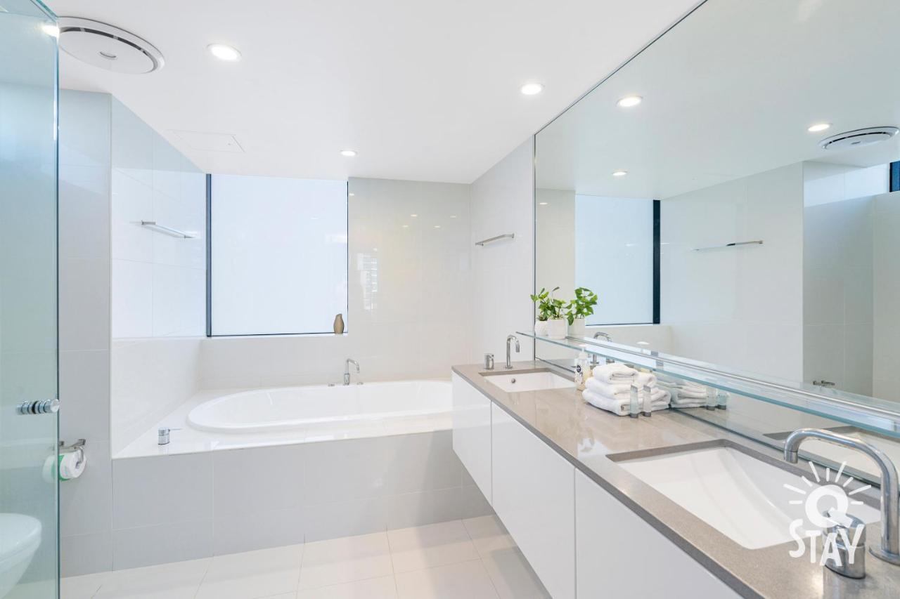 Spectacular Family Kids Free 3 Bedroom Ocean At Circle On Cavill - Q Apartment *