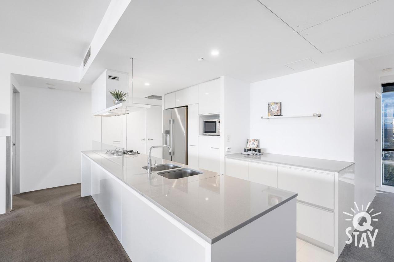 Spectacular Family Kids Free 3 Bedroom Ocean At Circle On Cavill - Q Apartment *