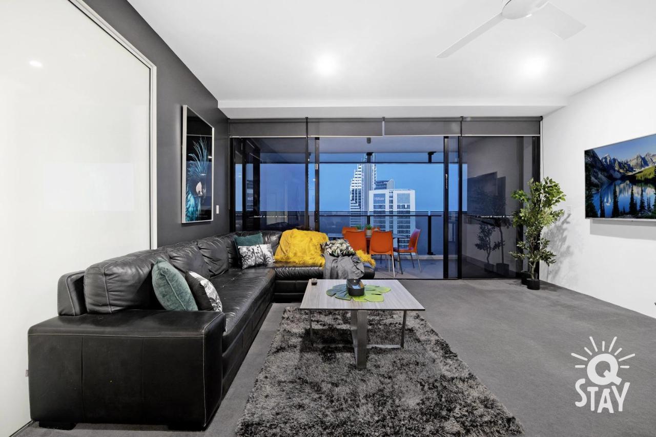 Spectacular Family Kids Free 3 Bedroom Ocean At Circle On Cavill - Q *