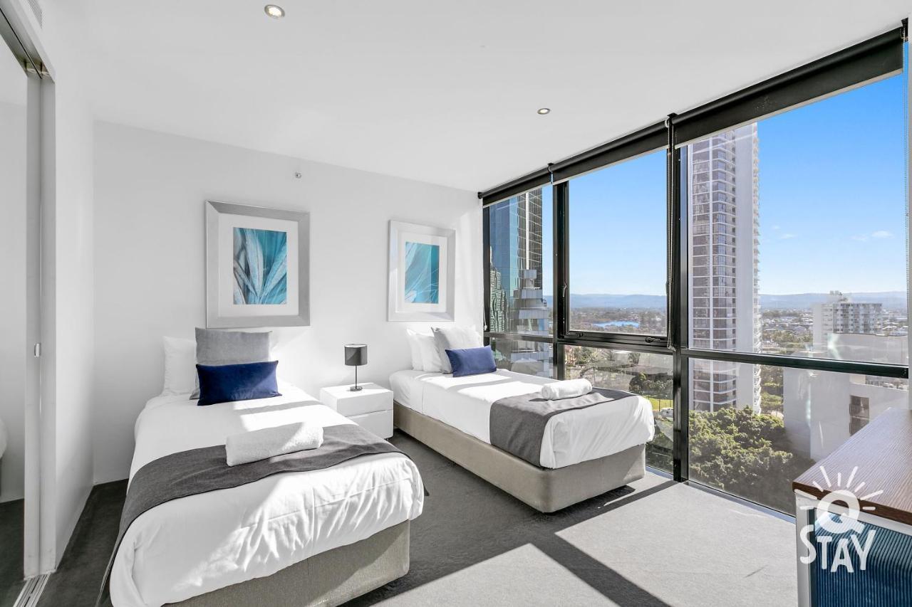 Spectacular Family Kids Free 3 Bedroom Ocean At Circle On Cavill - Q *