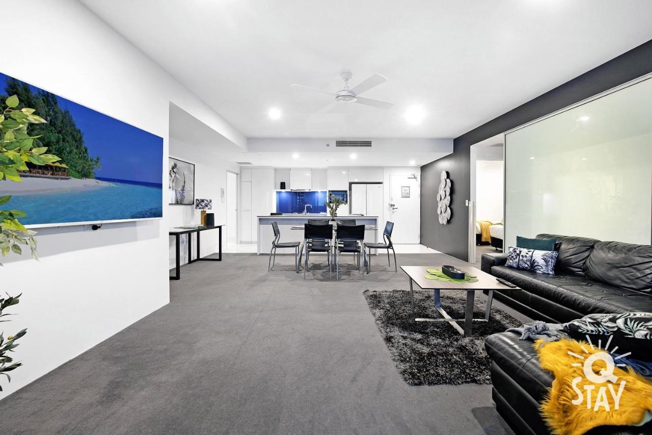 Spectacular Family Kids Free 3 Bedroom Ocean At Circle On Cavill - Q *