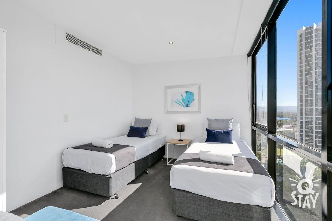 Spectacular Family Kids Free 3 Bedroom Ocean At Circle On Cavill - Q *