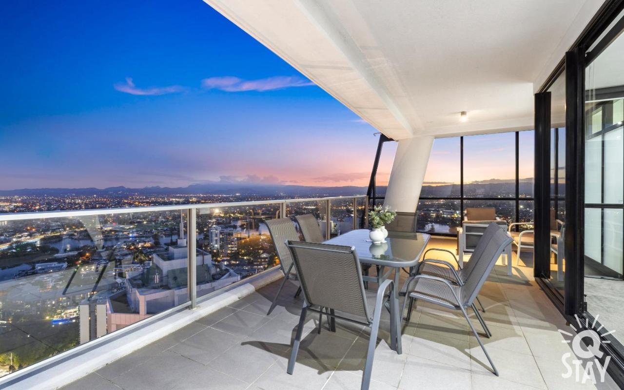 Spectacular Family Kids Free 3 Bedroom Ocean At Circle On Cavill - Q Gold Coast