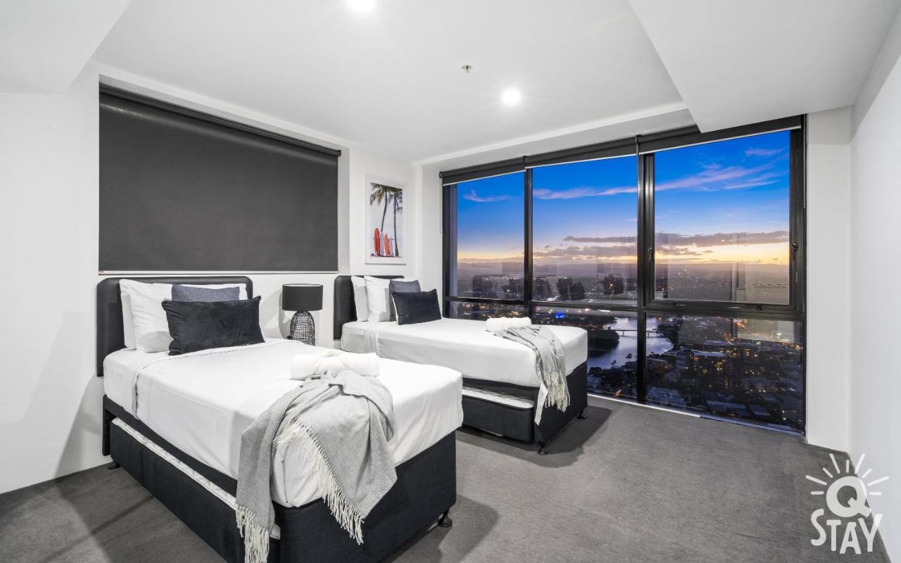 Spectacular Family Kids Free 3 Bedroom Ocean At Circle On Cavill - Q *