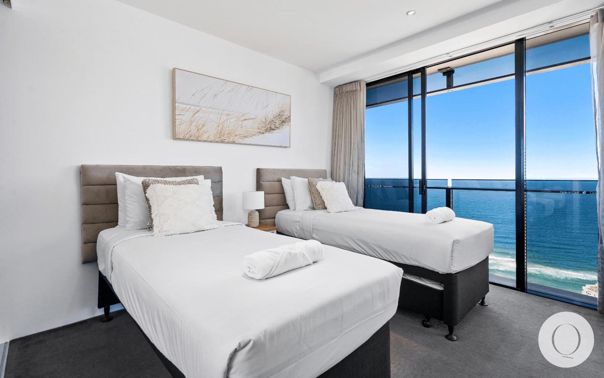 Spectacular Family Kids Free 3 Bedroom Ocean At Circle On Cavill - Q Apartment