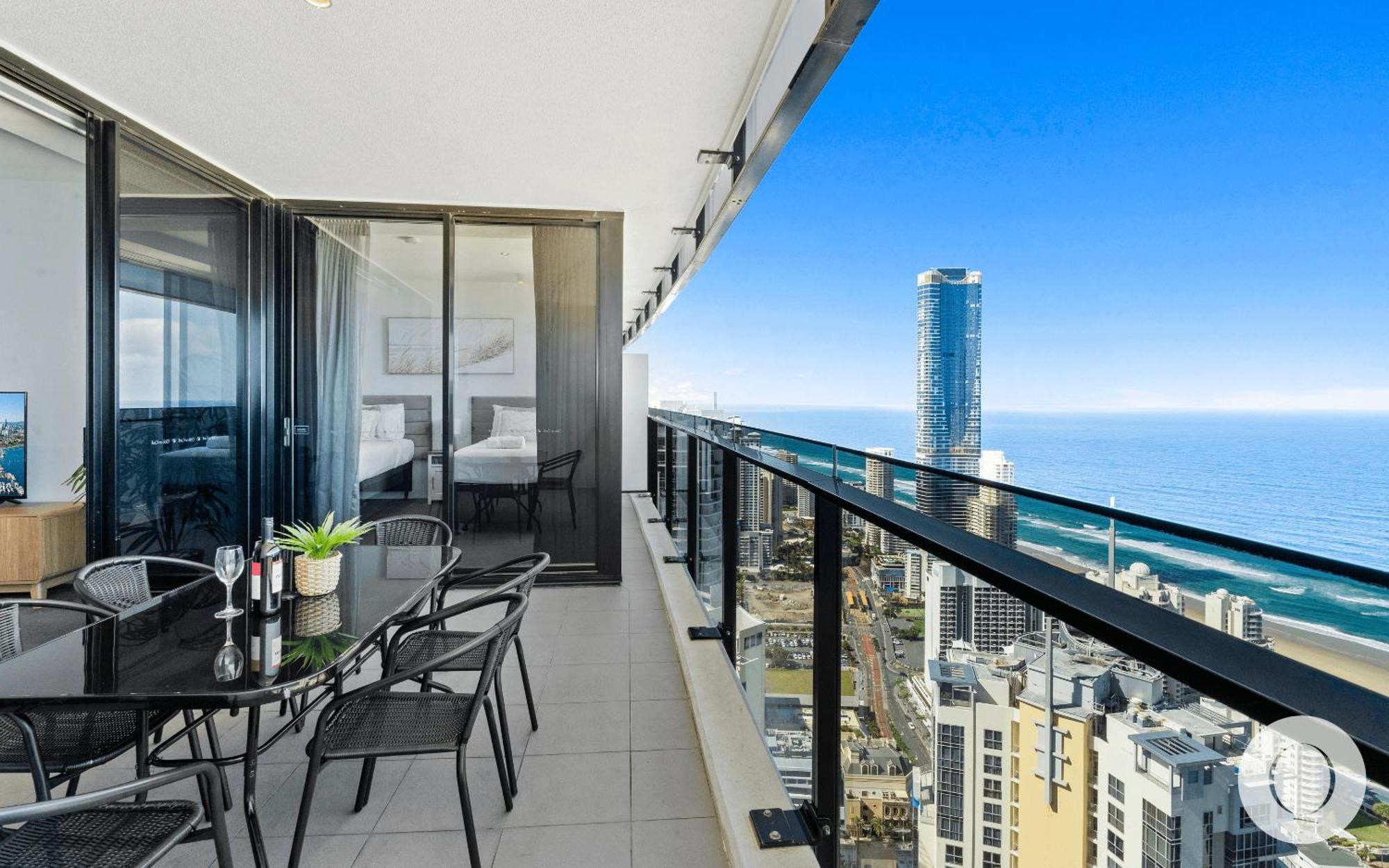 Spectacular Family Kids Free 3 Bedroom Ocean At Circle On Cavill - Q Gold Coast