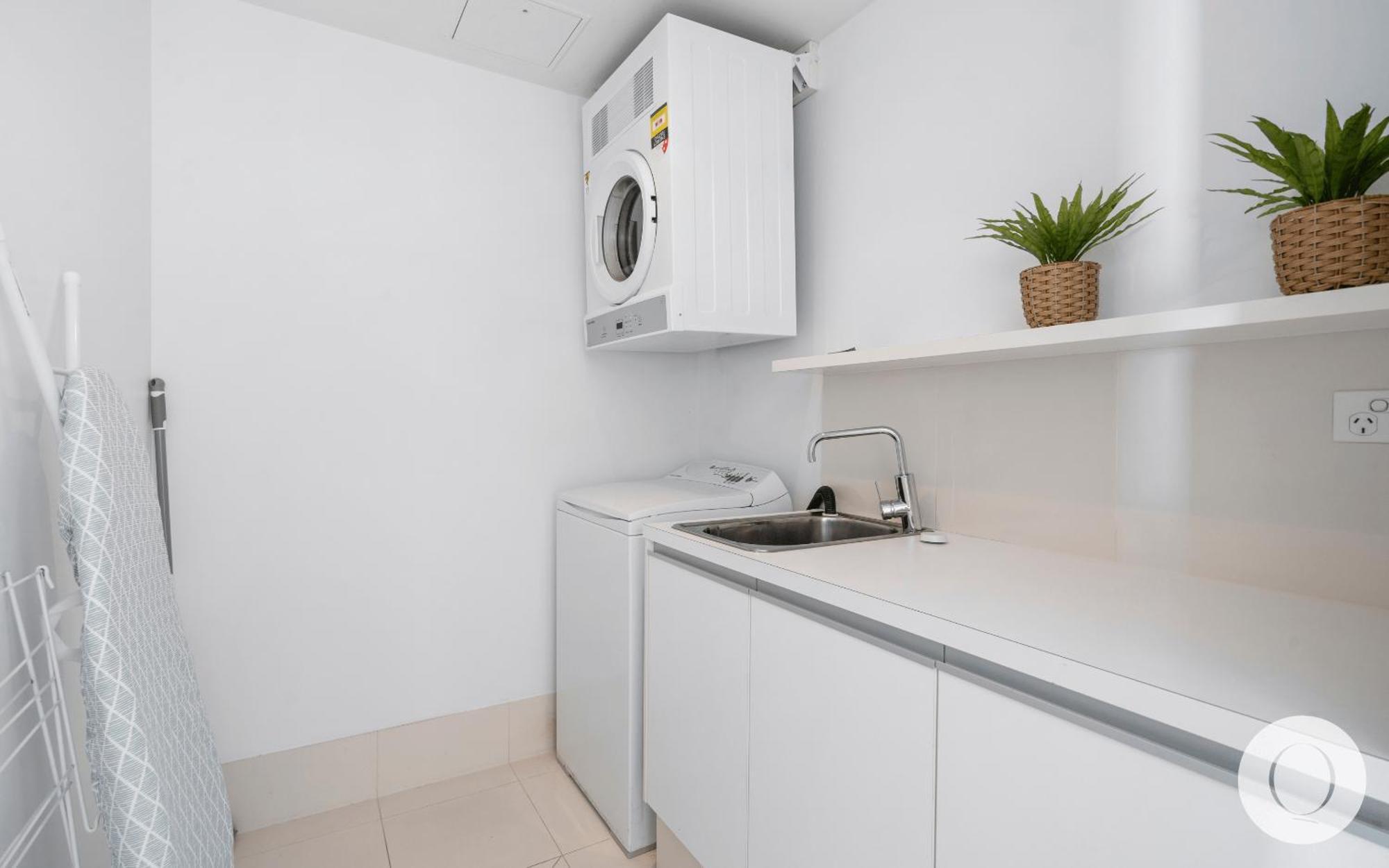 Apartment Spectacular Family Kids Free 3 Bedroom Ocean At Circle On Cavill - Q *
